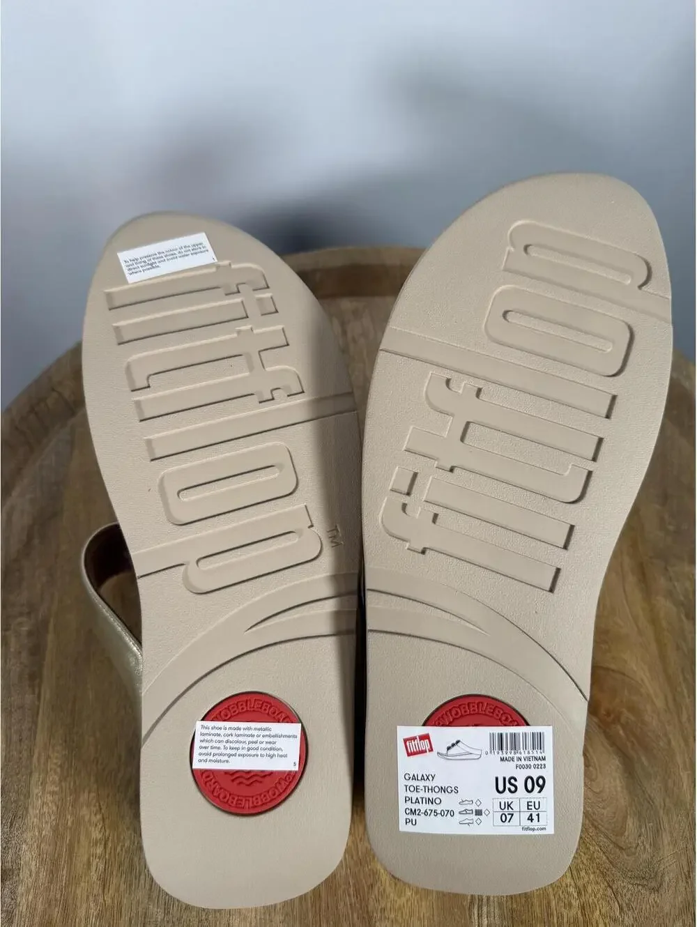 FitFlop Galaxy Toe Wedge Flip Flop Women’s US 9 Platino Sandals NWB - Picture 4 of 12